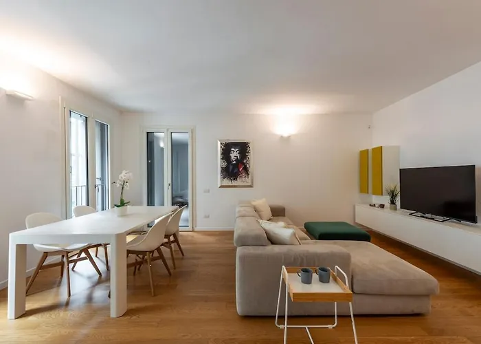 B - Elegant With Terrace & Gym Apartment *