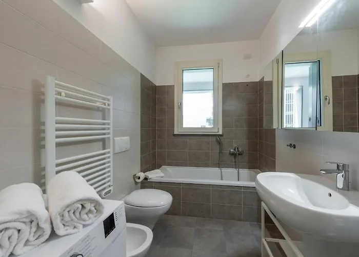 B - Elegant With Terrace & Gym Apartment Mailand