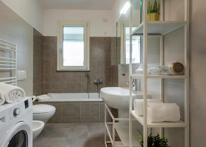 B - Elegant With Terrace & Gym Apartment Mailand